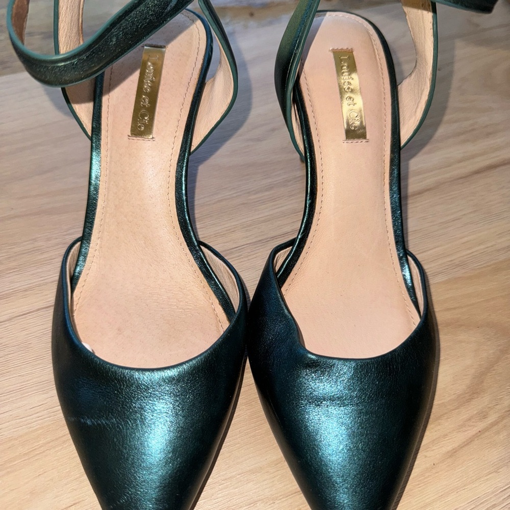 Chic Green Heeled Shoes with Open Back